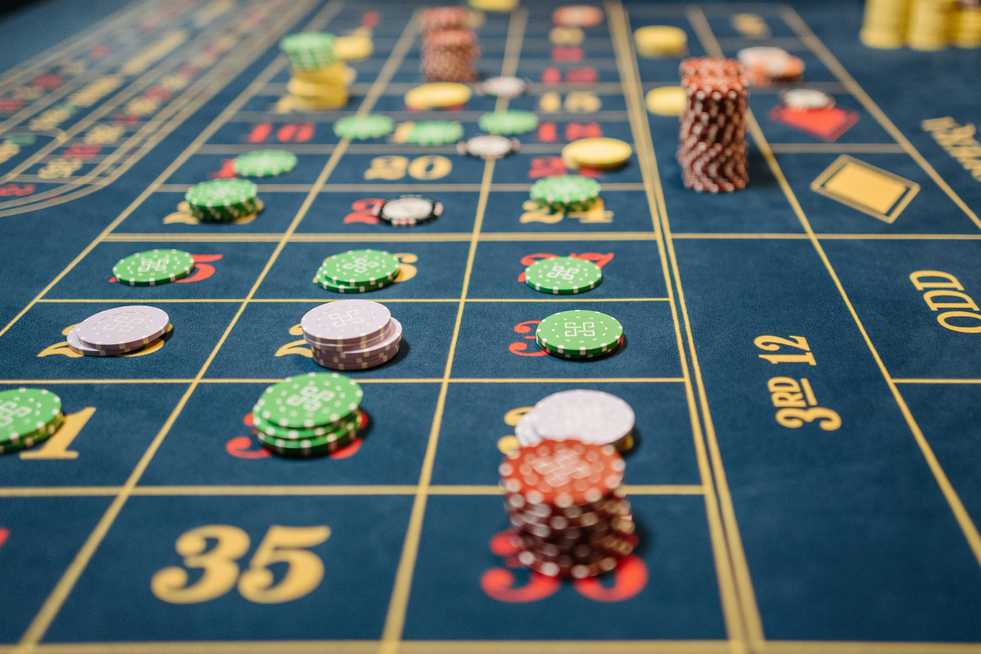 Split aces casino